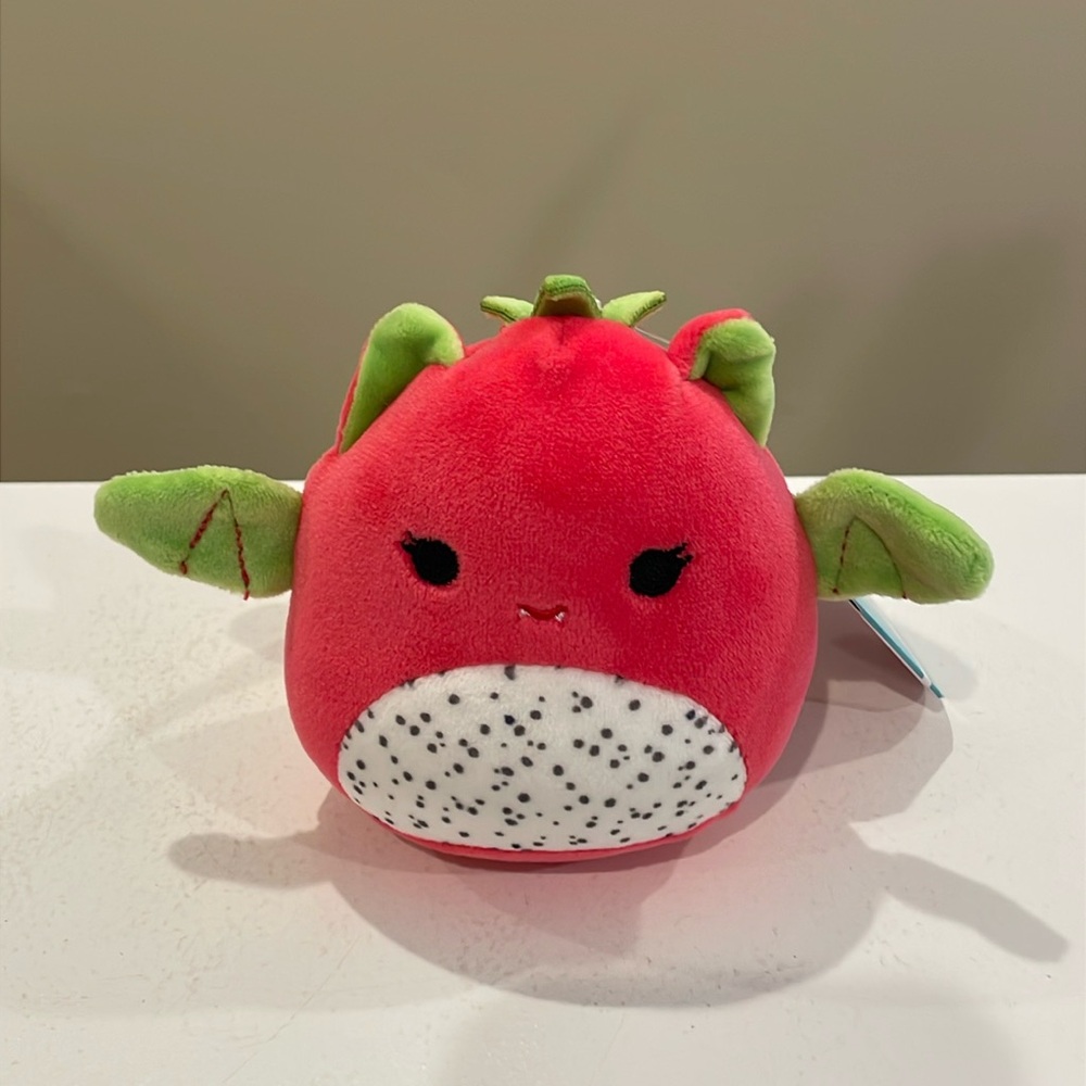 NWT 3.5” Zuli the Dragonfruit Bat Squishmallow Clip - Crossover Squad Series 2